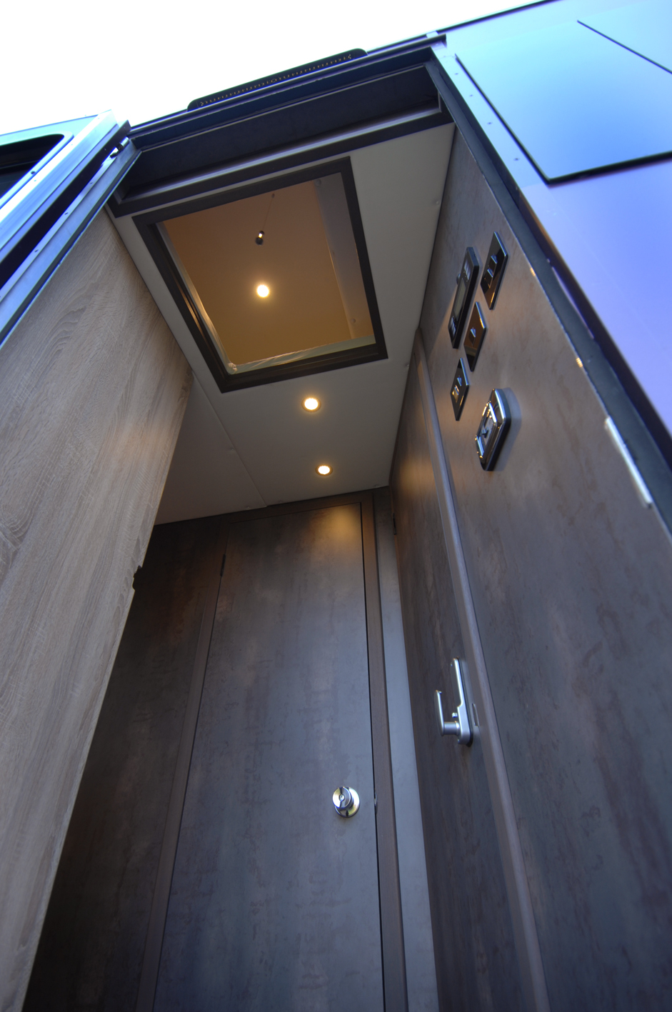 EQ In build 12t DAF 2018